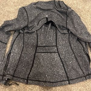 define jacket lulu!! size 0 or 2